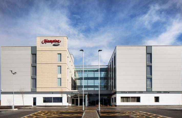 《DG视讯在全球》系列报道之一——英国布里斯托机场希尔顿欢朋酒店